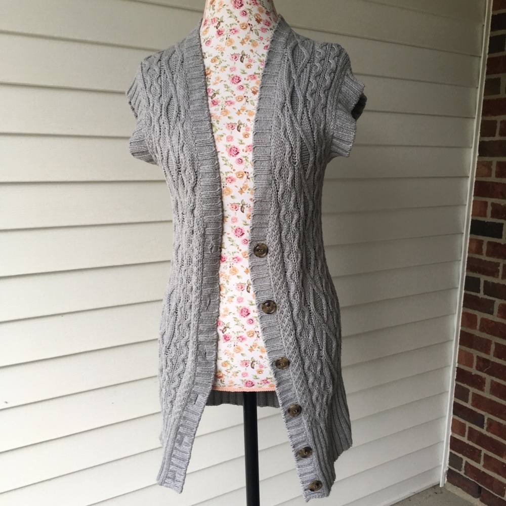 Aerie cable knit short sleeve sweater